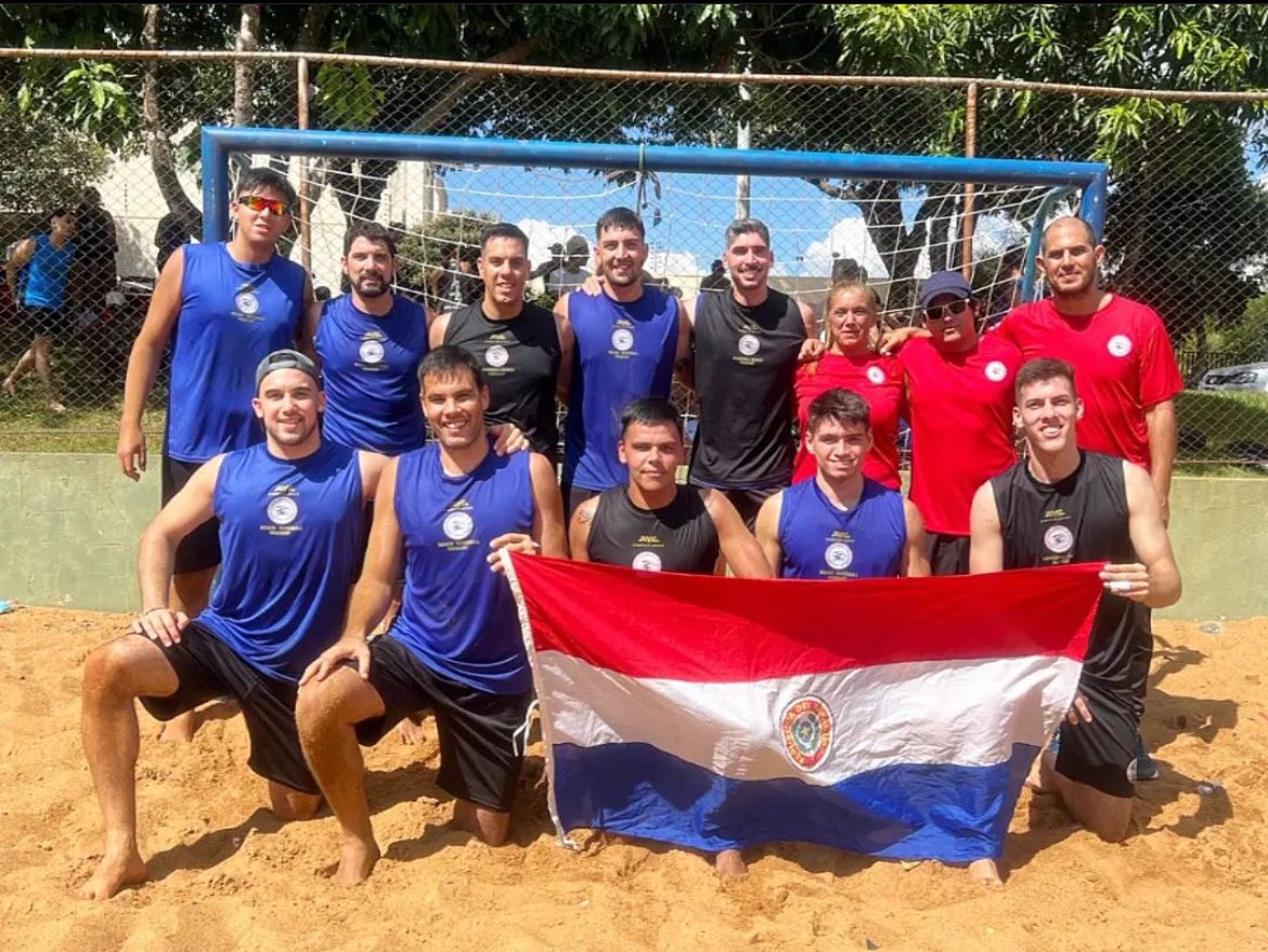 sndpy's tweet photo. #HandballDePlaya🤾🏖️

Las chicas mandan en #Brasil🇧🇷😎🙅🏻‍♀️

Las guerreras fueron campeonas y subieron a lo alto del podio🥇🏆

Los varones lograron el vicecampeonato🥈🏆

#Paraguay🇵🇾 dejó su marca en la #CopaMercosur🏆

Felicidades a todos🥳

#VamosParaguay💪🏽
#ElDeporteNosUne🤝🏽 https://t.co/i0HhjgQaqY