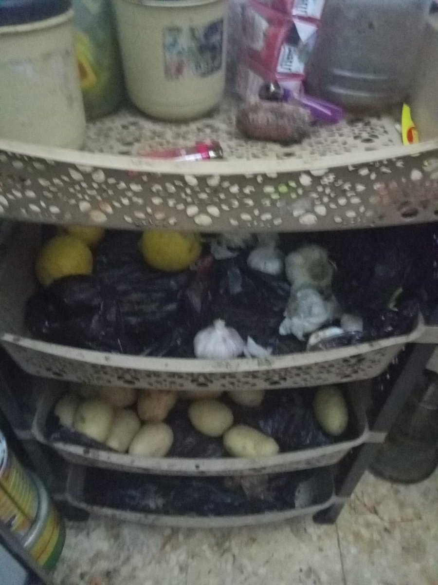 وضعنا سيء اناشدكم بالله تساعدوني انا واطفالي 00962785262478