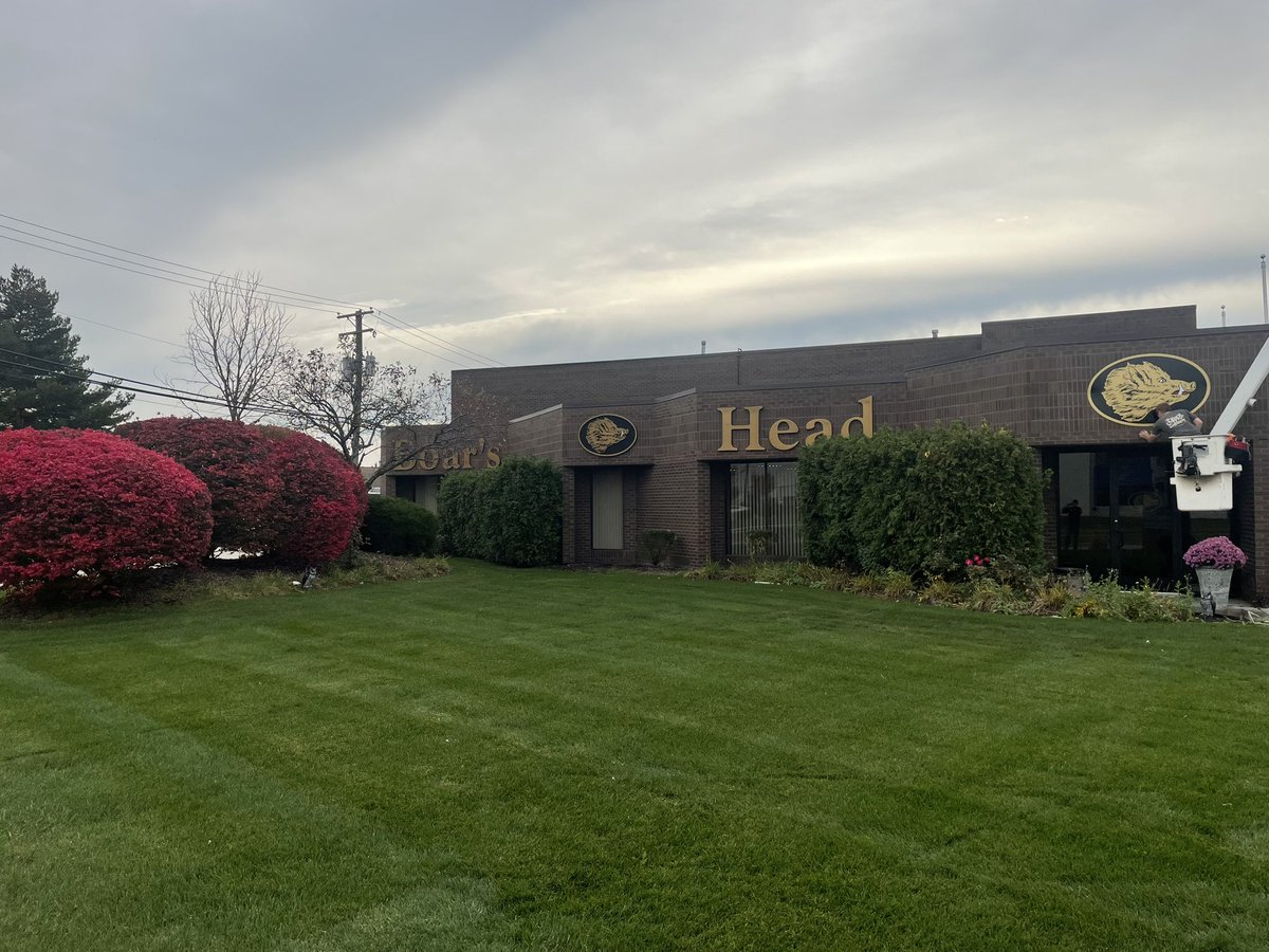 Monument &amp; wall signs