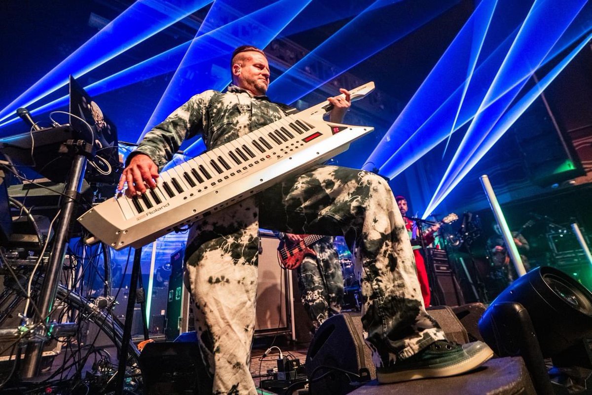 walsh1032's tweet photo. This new arrangement of ‘Confrontation’ is fucking IT. 🫠 #Puffalo #Bgock
#SIYD 🌲👽🌲 #B4L
@taragracerfoto https://t.co/KXnYDwpuue