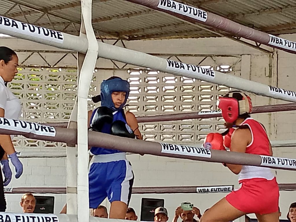 MPV_Araguaa's tweet photo. #HOY desde el Municipio Mariño, Parroquia El Macaro, Centro Recreacional Yesterday.
Inter-cambio Boxistico. 
Entre los Estados Apure, Dto Capital y Aragua. 
#SemanaSantaPorLaPazYLaVida 
@NicolasMaduro
@vargas_mimou
@Aimara_aguilarr
@fundacion_mpv
#ElPaísMasBelloDelMundo https://t.co/q1VmPaDaxa