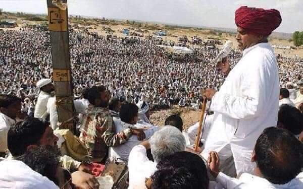 SunitaBainsla's tweet photo. कर्नल साहब की द्वितीय पुण्यतिथि पर सादर श्रद्धांजलि और नमन. आप का कृतित्व और व्यक्तित्व चेतना और आशीर्वाद के रूप मे हम सब के साथ बना रहे. 🙏🏻

#ColBainsla  #कर्नल_किरोड़ी_सिंह_बैंसला
#SocialRevolutionary  #Rock_of_Gibraltor https://t.co/NDTCTvOxaf