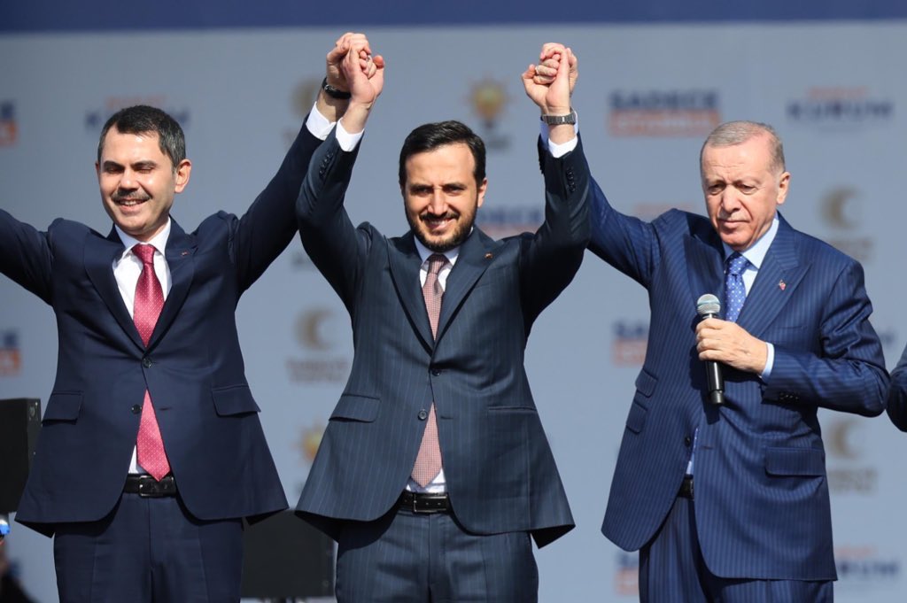 Bu uzun adamlari muzaffer eyle Allah'ım!