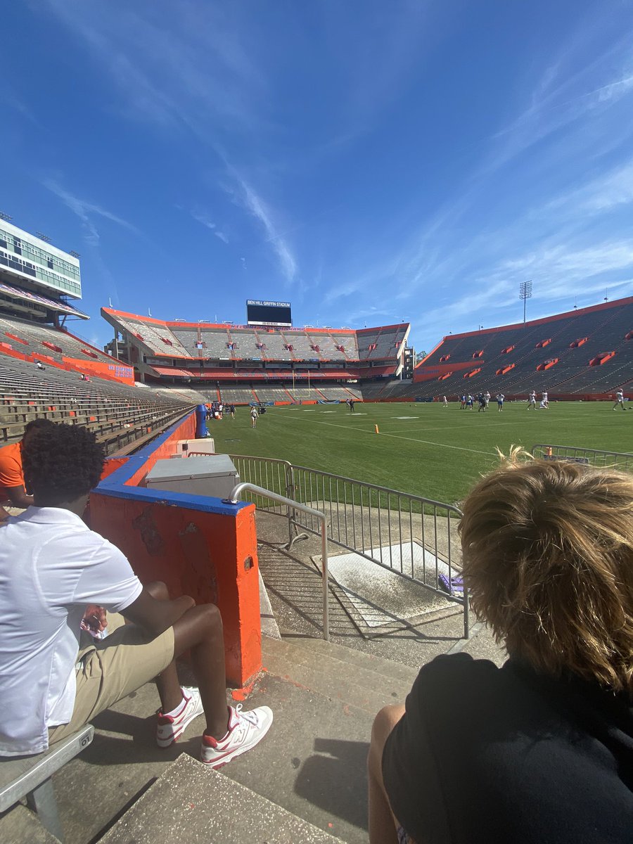 Thank you for having me @GatorsFB, had a great time today at the facility! @AMPunited941 @BrodyWiseman