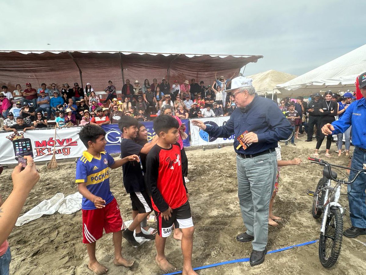 Semana santa en las playas de Sinaloa. Hoy se pusieron buenas las careadas en Las Glorias, Guasave, para la siguiente, hacemos la reta.