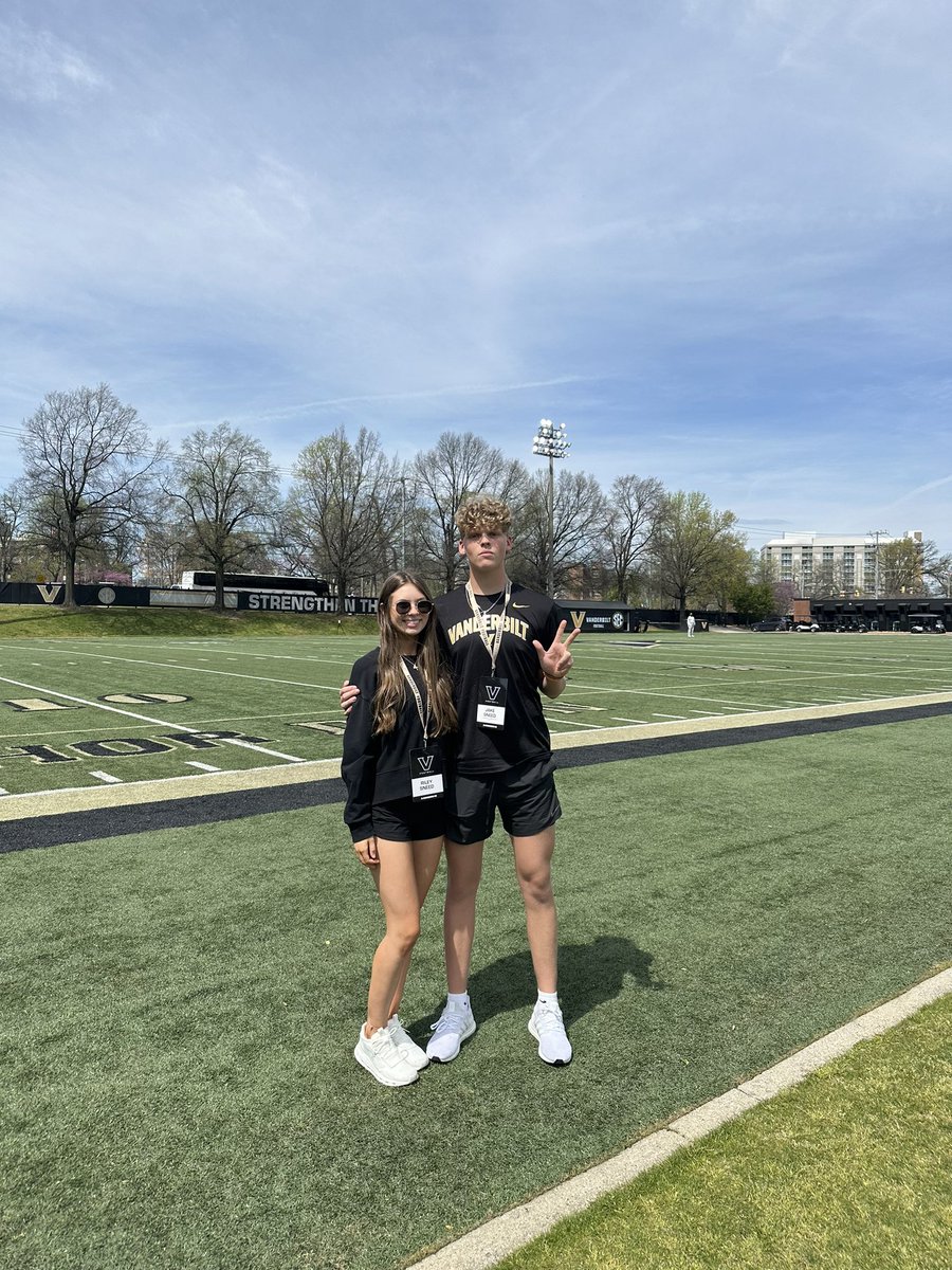 I had an awesome time today @VandyFootball It was great to meet @coachj_lepak @Coach_Flaherty and @NickyV05 Can’t wait to be back in the summer! ⚓️ #AnchorDown #Godores #Vanderbilt @footwork_king1 @jarrettbailey12 @CSmithScout @SeanW_Rivals