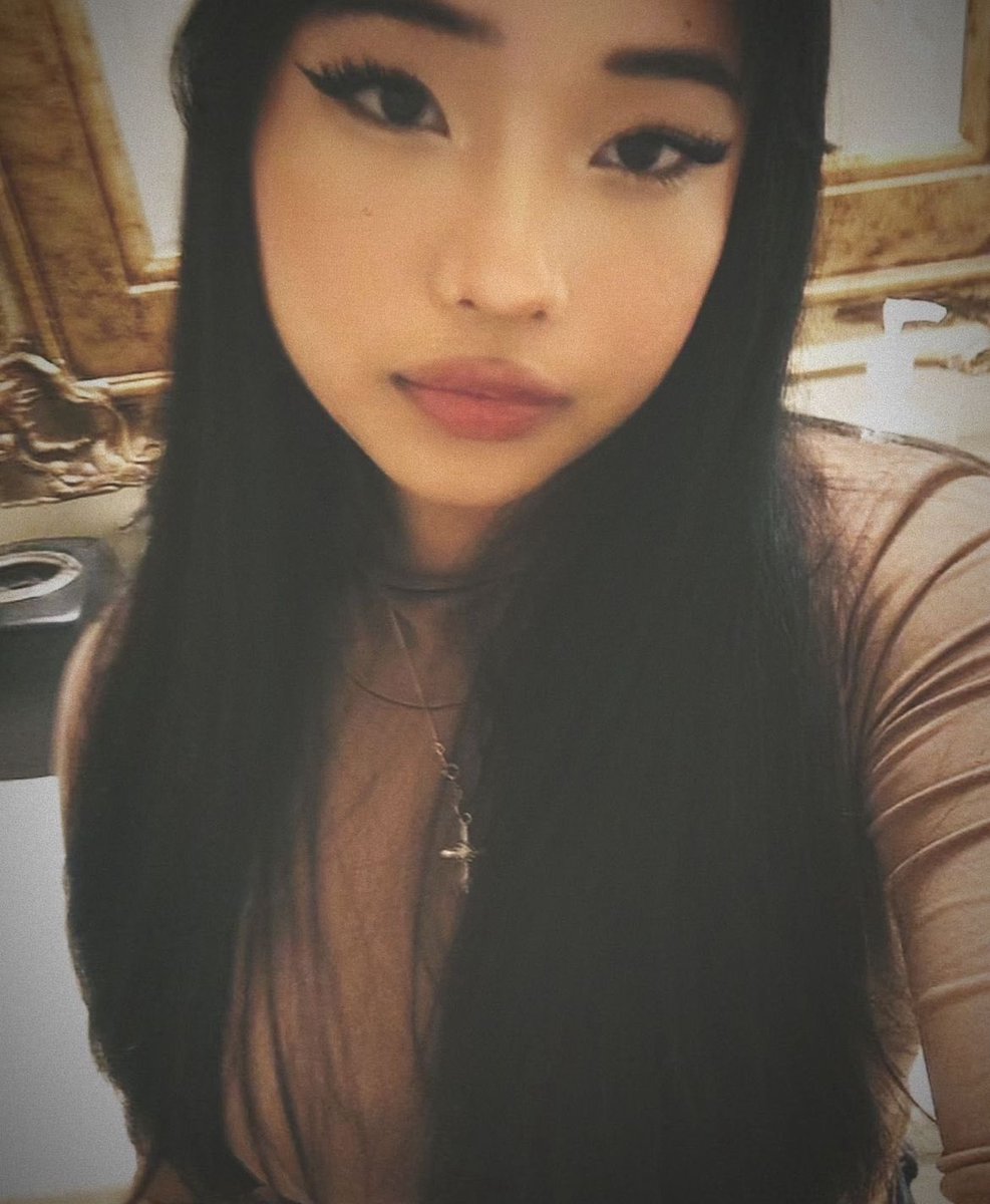 laylapointerrr's tweet photo. I need a boyfriend 🎀 https://t.co/jmtccZqzeG