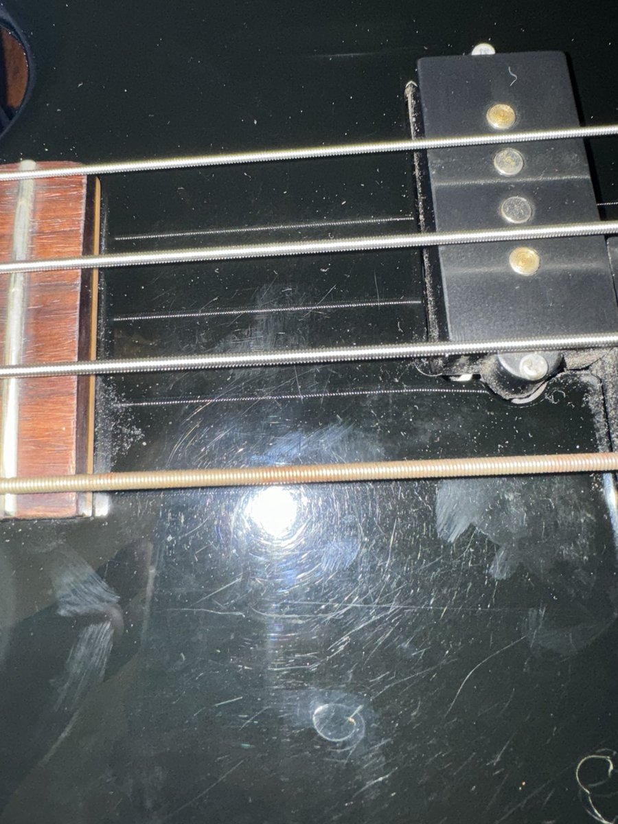 pashdagash's tweet photo. new strings vs blood covered 😅 https://t.co/GUWaV1LRab