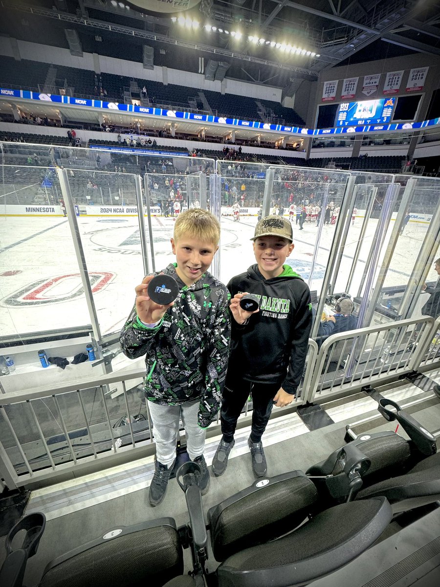 Cassie Riewer tweet media