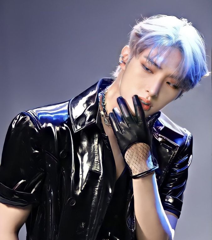 wonkamingi's tweet image. ꒰ hi i'm amelia, looking for moots . . 💭

— she/her. '05
— multi. ATEEZ, BTS, TXT
— not new to #stantwt or #kpoptwt
— reposting to match my layout lol
— rcbyf!
— looking for new friends! let’s interact :) 

♡ and ↻ are vv much appreciated 𝜗𝜚