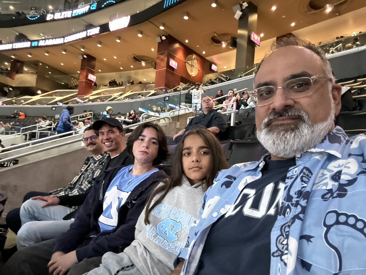 Missing da Heels. Roll tide. Go Huskies. #mmselfie <a href="/UNC_Basketball/">Carolina Basketball</a> <a href="/AlabamaMBB/">Alabama Men’s Basketball</a> <a href="/UConnMBB/">UConn Men's Basketball</a> #marchmadness <a href="/cryptocomarena/">Crypto.com Arena</a>