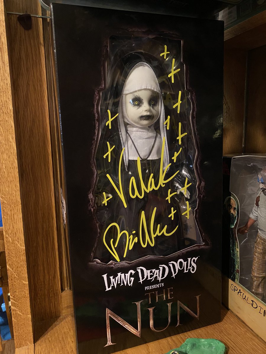 901comic's tweet image. Got to meet @bonnieaarons1 she is amazing, and wonderful to her fans🖤