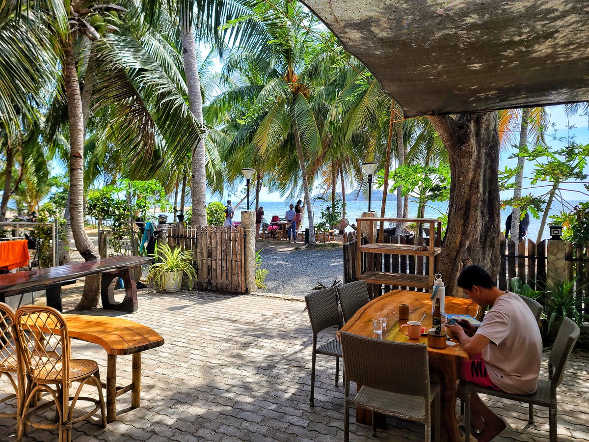 Chill vibes at Amihan Kite Windsurf Cafe every day.  Breezy days and cool afternoons.

Eat, relax, kite, kayak, windsurf, SUP  or just nap in the hammock. 

Away from the hustle and bustle. #elnido