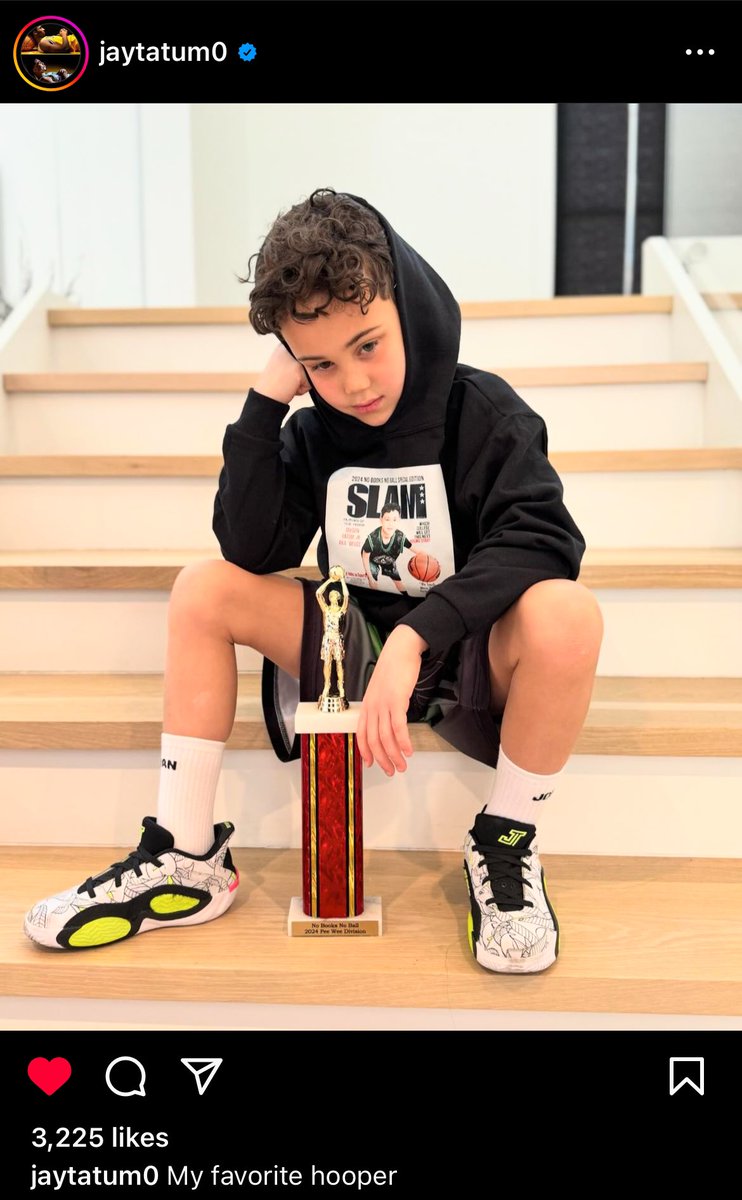 BronGotGame's tweet image. Jayson Tatum son already got some hardware before him😭😭