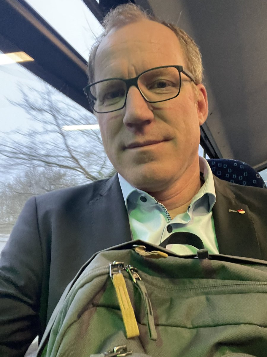 Thomas Lüthi @thomas-luethi.bsky.social (@luethithomas) on Twitter photo Auf dem Weg nach Solothurn.
Heute beginnt die Märzsession des Kantonsrates.
Im Gepäck zwei Vorstösse zu Artenreichen Strassenböschungen und Gewässerverschmutzung durch Gülletransporte. <a href="/glpsolothurn/">GLP Solothurn</a> Auf dem Weg nach Solothurn.
Heute beginnt die Märzsession des Kantonsrates.
Im Gepäck zwei Vorstösse zu Artenreichen Strassenböschungen und Gewässerverschmutzung durch Gülletransporte. <a href="/glpsolothurn/">GLP Solothurn</a>