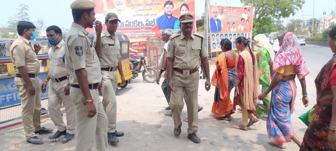 B Coy police personnel Performing #B/B duties at Narendra Modi vijaya Sankalpa sabha jagithyala. #policeB/B Duties #tsspbnshq #tspolice