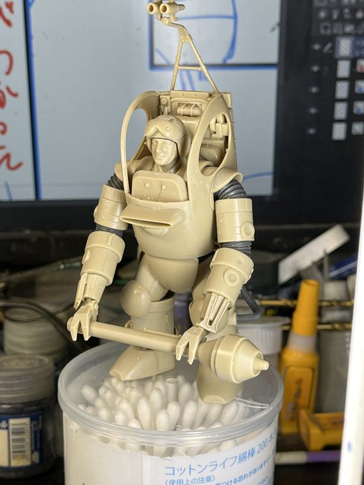 あーつい組んでしまった
しかし全面新金型でアンダーゲート廃止しかも組みづらかった部分も改修されアホみたいに作りやすくなってる。そして月面タイプも出す気満々のパーツ最高ですね 