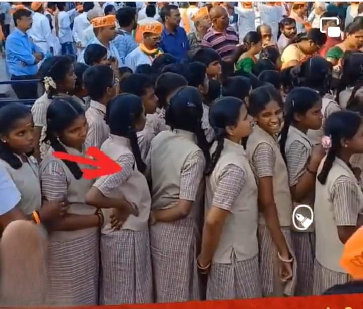 School students were taken to Modi's roadshow in Coimbatore after the election date is announced.
 
Will @ECISVEEP take action?  @tnschoolsedu Department Tamil Nadu should take action against the concerned school.