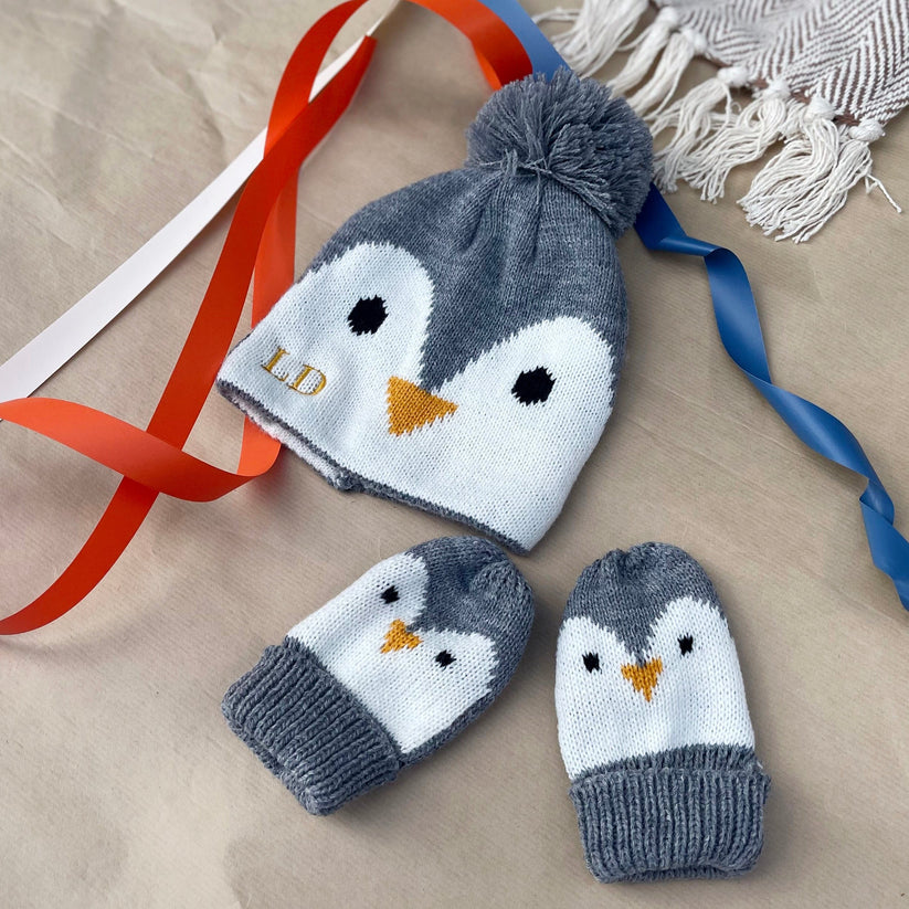 The cutest way to keep baby snug & warm on colder spring days, this hat & scarf set will be personalised with initials & fits size 0 - 12 months lilybluestore.com/products/perso…

#babygifts #baby #newborn #mittens #giftset #babyclothes #giftideas #elevenseshour #mhhsbd  #EarlyBiz