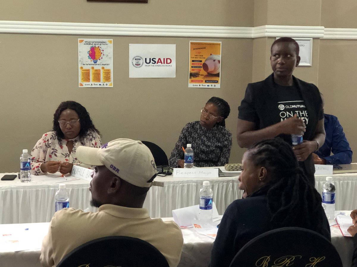 📸 Day1 Highlights: Training of Trainers Workshop on Financial Literacy 📊💼 proudly facilitated by @OldMutualZW 🌟 The excitement was palpable as participants engaged in interactive discussions on financial empowerment. @UsaidZimbabwe #YoungEntrepreneurS #FinancialLiteracyzw