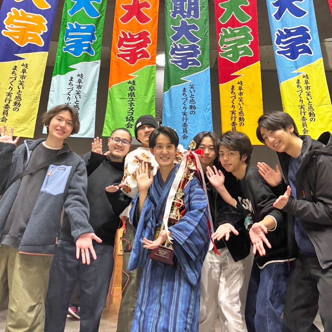 明日3月20日（水・祝）の午前5時10分よりNHK総合にて、「笑う岐阜には福来る 学生落語日本一に挑む若者たち 全日本学生落語選手権策伝大賞」が放送予定です！在学生の早瀬太亮さん（文学部・2年）が大賞（1位）に輝いていますので、ぜひご注目ください！ sakuden.jp/list/report/ho… #法政大学