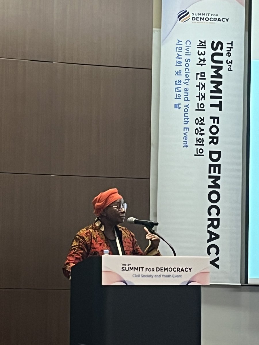 Democracy for future generations cannot be achieved without a redistribution of roles and power and fighting against harmful social norms and stereotypes. Powerful words by <a href="/Int_IDEA/">International IDEA</a> Rumbidzai Kandawasvika-Nhundu #gendercohort #S4D3 #SummitForDemocracy