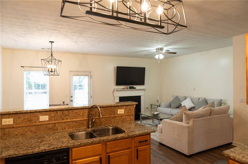 DavisTeamRE's tweet image. 1514 Parc Main ST, Lawrenceville, GA 30046 just hit the market! #LawrencevilleHomesForRent #LawrencevilleGA #30046 #DavisTeamRocks 

Take a look at this awesome space: eastgahomes.com/d8qy4m6i