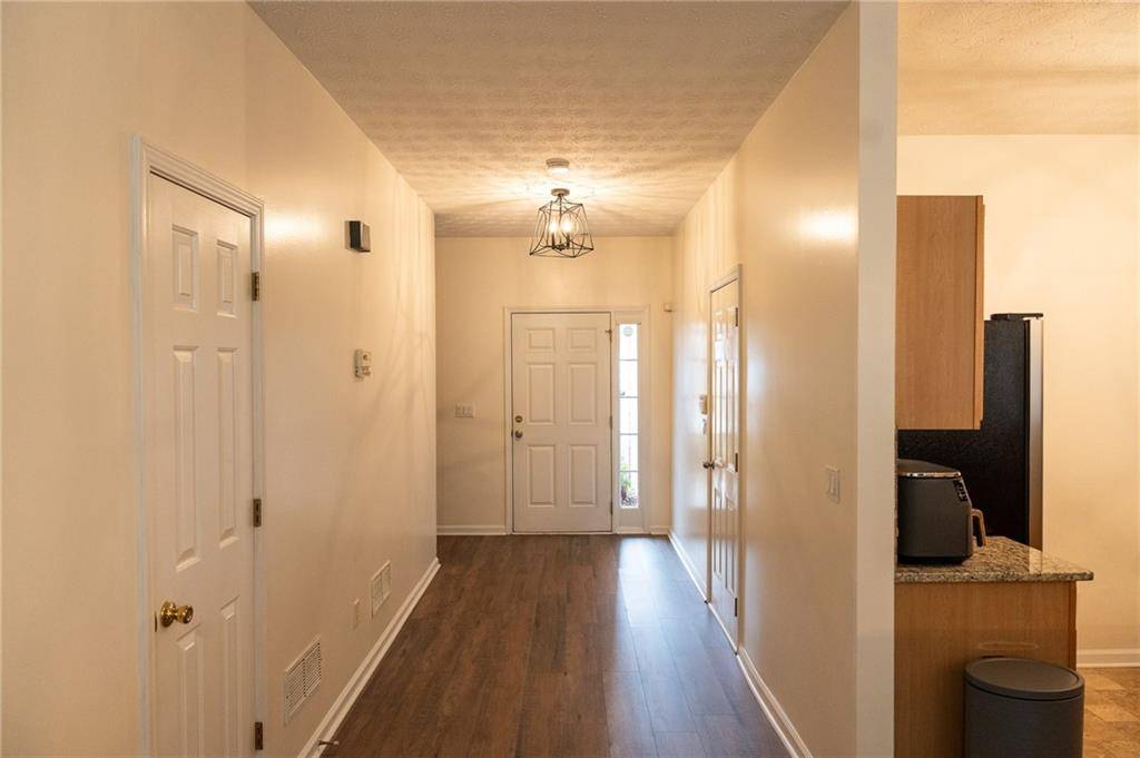 DavisTeamRE's tweet image. 1514 Parc Main ST, Lawrenceville, GA 30046 just hit the market! #LawrencevilleHomesForRent #LawrencevilleGA #30046 #DavisTeamRocks 

Take a look at this awesome space: eastgahomes.com/d8qy4m6i