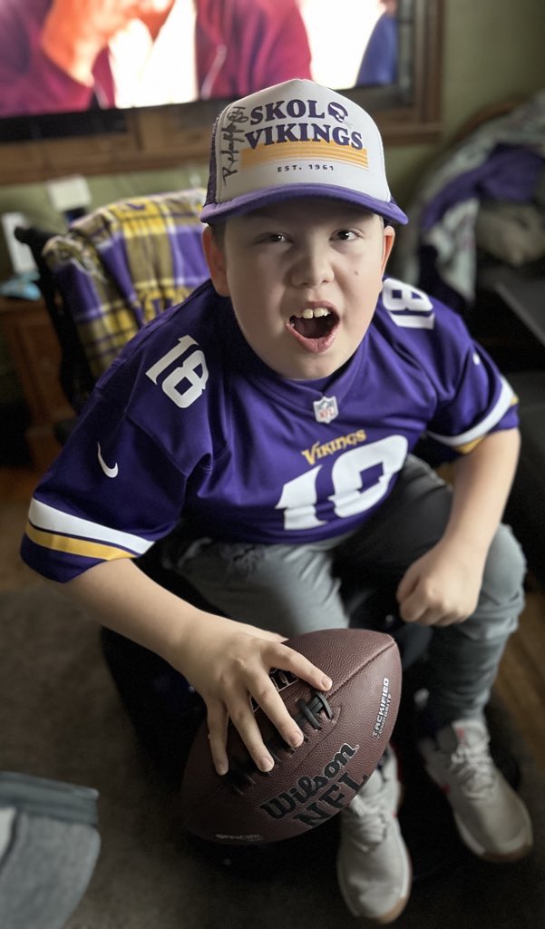 tiffanicdann's tweet photo. @johnnyrandle93 Allen will be happy for purple Friday !!!! https://t.co/mO3JXrInbH