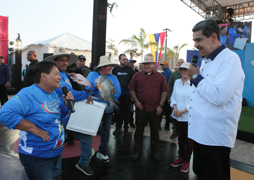 PresidencialVen's tweet photo. #DeInterés 📰 | Piscicultores apuestan al crecimiento del sector de la mano del Gobierno Nacional https://t.co/TZLDA6Ggaa https://t.co/gB41D54Ujp