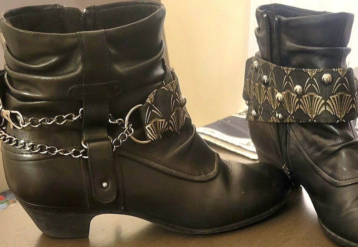 shandataber's tweet photo. The fabulous @JMNDesigns has created these stylish boots with a little help from Harvey Dent's tux. He won't mind, I'm sure. I love these so much! Thank you, Jennifer! #batbrats #CWGothamKnights https://t.co/LSqgv7k1pr