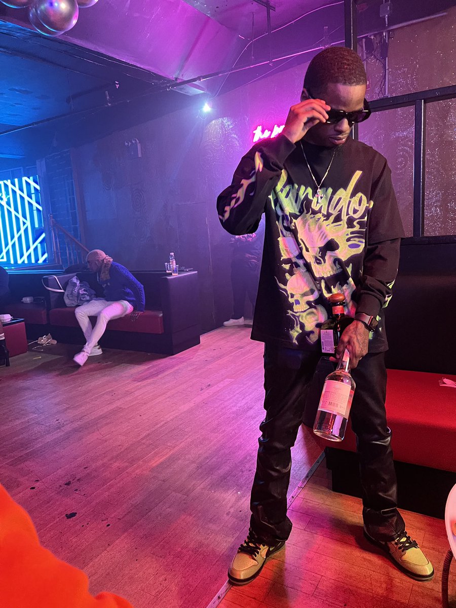 FajSwervo's tweet photo. Back lit 🥇 https://t.co/WW6qUWN7PR
