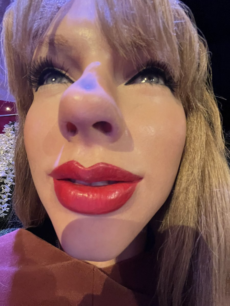 thread of 0.5 photos i took at the wax museum