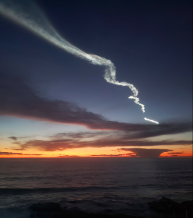 LogosMMXX's tweet photo. @SpaceX Gorgeous SoCal Sunset. Thanks @elonmusk https://t.co/C0qywjlQN8