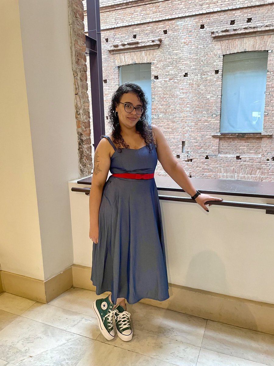 isasmarias_'s tweet photo. How I dress irl https://t.co/1ZjbNadecS