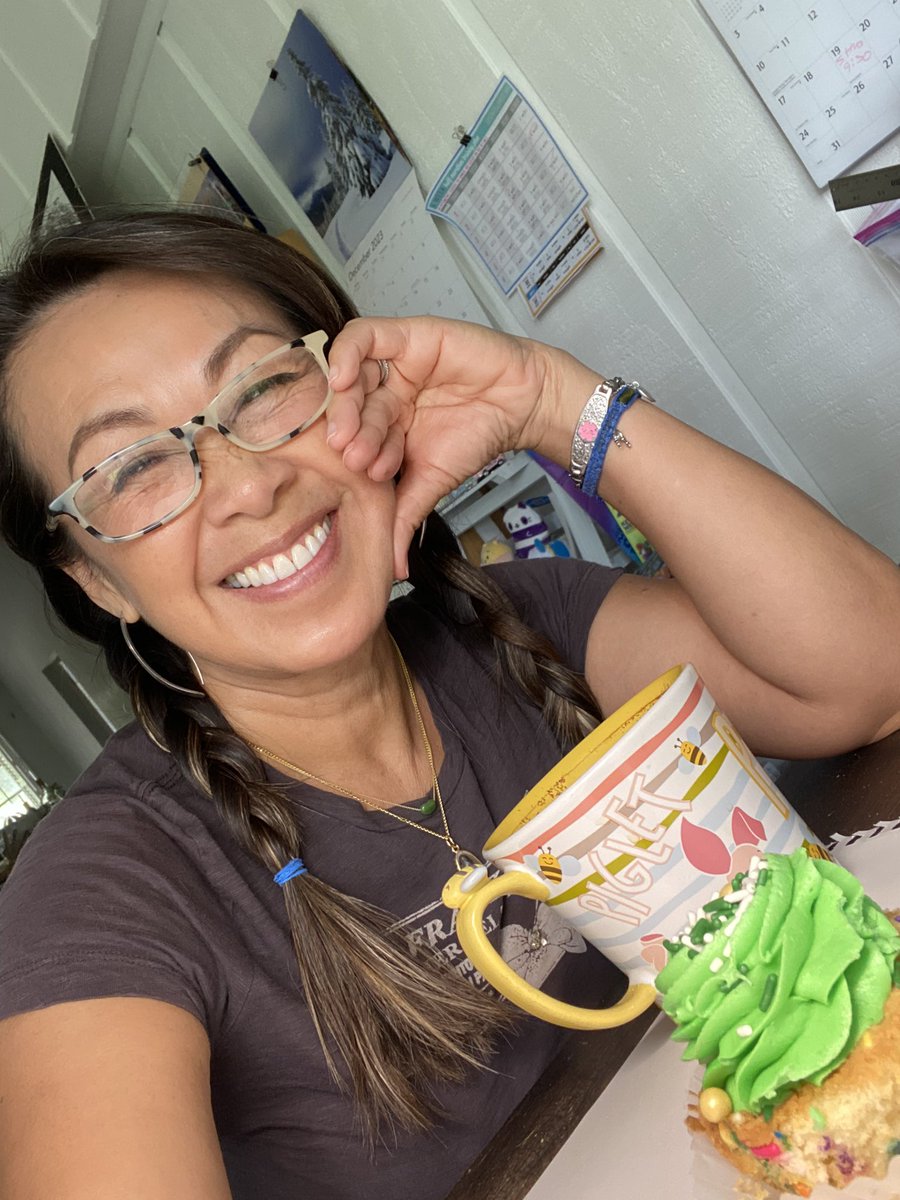 inkmonkeyhope's tweet image. Fueling up to record a new YouTube vid? 
#maybe #inkmonkey 
#willworkforfood #goodsnacks #badmonkey #thispostwillselfdistruct 💥
#messymonday #comics