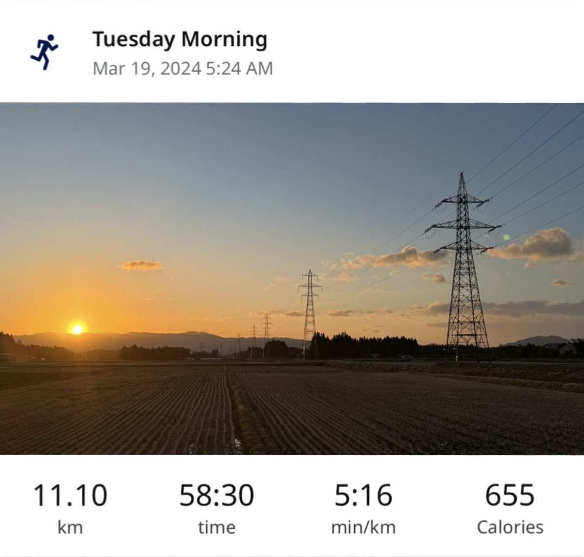 runner_eiki's tweet photo. 昨日は休足👣、からの...
今朝は夜明け直前🌄スタート 気温0℃ 風速3m/sの風の中、朝ラン11.11km♪
夜明け時刻が早くなってきたなぁ〜的な、おまかせジョグ🏃♂️💦
途中、1㌔ちょっぴり頑張る走×2本💨(3’55”, 4’05”)
#ASICS #GlideRide 👟
#Zamst #Footcrafts
#朝ラン #ランニング
#走れることに感謝 https://t.co/f7nRaIivYJ