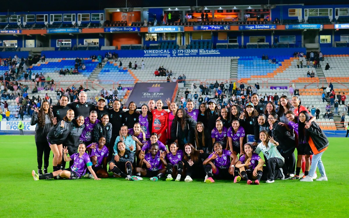 📸 | La pic del triunfo, ¡como la gran familia que somos!

🗣️ ¡VAMOS PACHUCAAA! 🙌🏻

#VamosLasTuzas💜