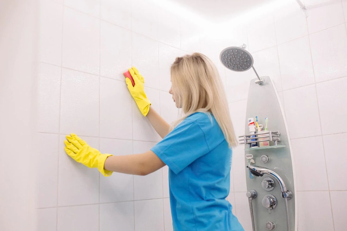ecobondcleaning's tweet photo. Transform your bathroom with our latest article on easy and effective tile and grout cleaning tips! 🚿✨ From simple steps to sparkling results, we've got you covered. 🧼🛁

#EcoCleaningBrisbane #BathroomCleaning #TileAndGrout #CleanHome

https://t.co/MiPQojGZrj https://t.co/5p642gVnyi