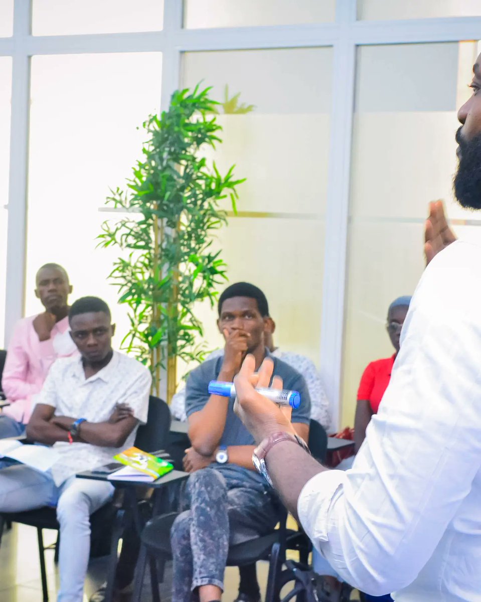 KinStartup Academy tweet media