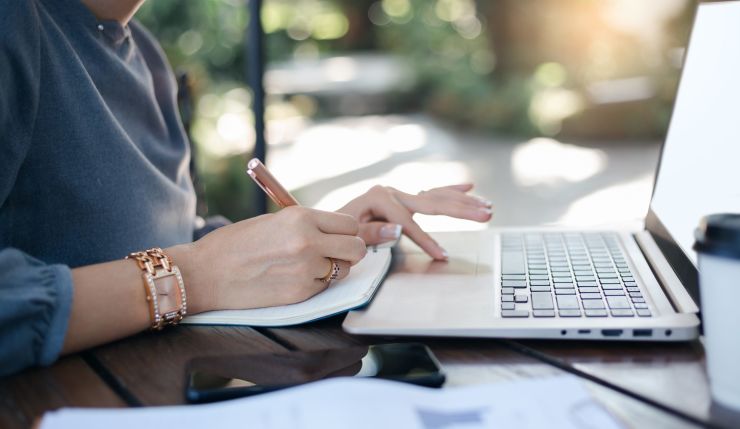 weshinejoy's tweet image. The most beautiful part of working with clients is that their words and some theories can always enrich my mind, for example, working with investors whose words inspired me on how to avoid risks to make better choices. #RemoteTranslation #ConsecutiveInterpretation #Interpreting