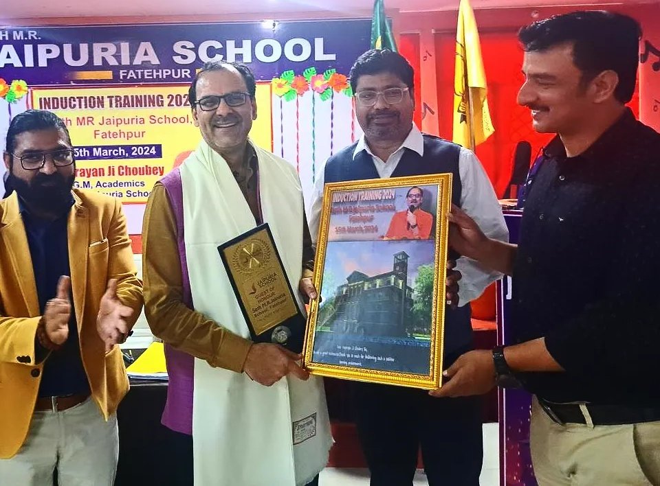 jaipuria_ftp's tweet photo. Empowering educators at Seth M R Jaipuria School Fatehpur with insights from our academic manager, Mr. Narayan Ji Choubey, during the CO Team's induction training program. 

#TeacherTraining #EmpoweringEducators #SethMRJaipuria

#T2T #ArtOfQuestioning  #SETHMRJAIPURIASCHOOL https://t.co/tFTZgVCtH1