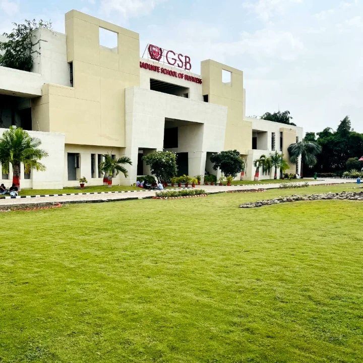 PakhiSolapurkar's tweet photo. Life al GSB
The great movements of joys with heart felt welcome to college 
#gsbian #collegelife #college #gsb https://t.co/M9S9xp80tp