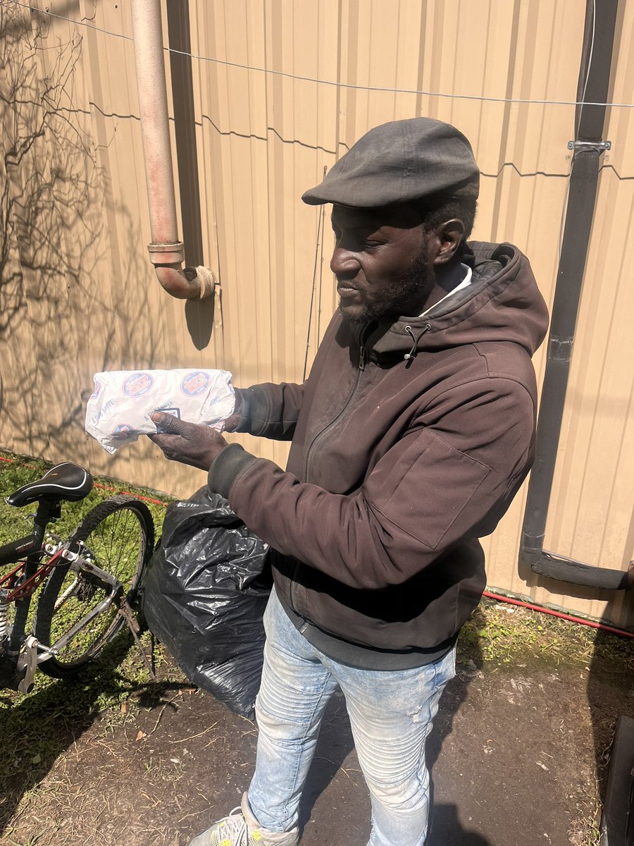 GarraldMcDowell's tweet photo. Today was a Beautiful Day in the Neighborhood!✨ Went out and passed out @jerseymikes subs! You’ll be surprised how much impact you can make with the little things in life! Shout out to @robert.j.tedesco for the donations! #BeBlessed✨ #SolidSouls🖤 https://t.co/1GROKYC03W