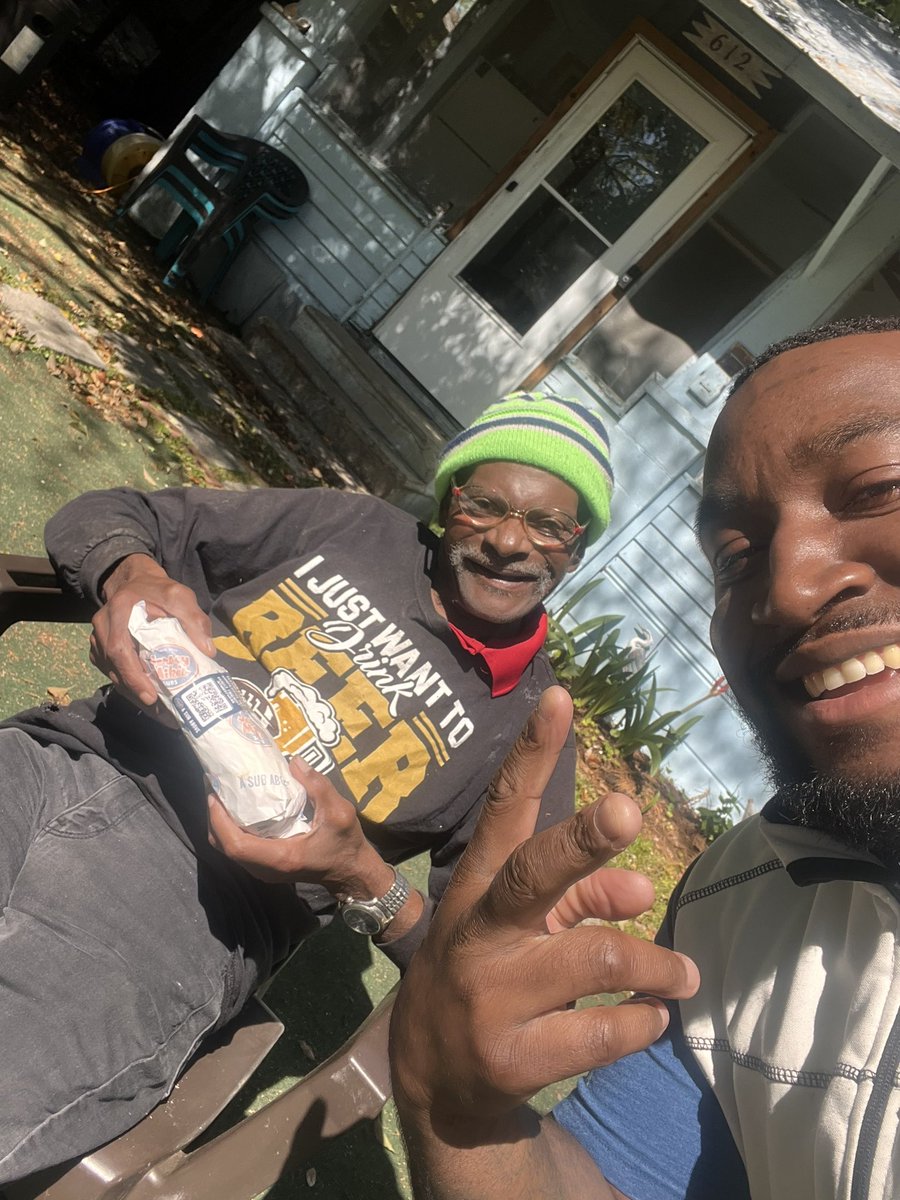 GarraldMcDowell's tweet photo. Today was a Beautiful Day in the Neighborhood!✨ Went out and passed out @jerseymikes subs! You’ll be surprised how much impact you can make with the little things in life! Shout out to @robert.j.tedesco for the donations! #BeBlessed✨ #SolidSouls🖤 https://t.co/1GROKYC03W