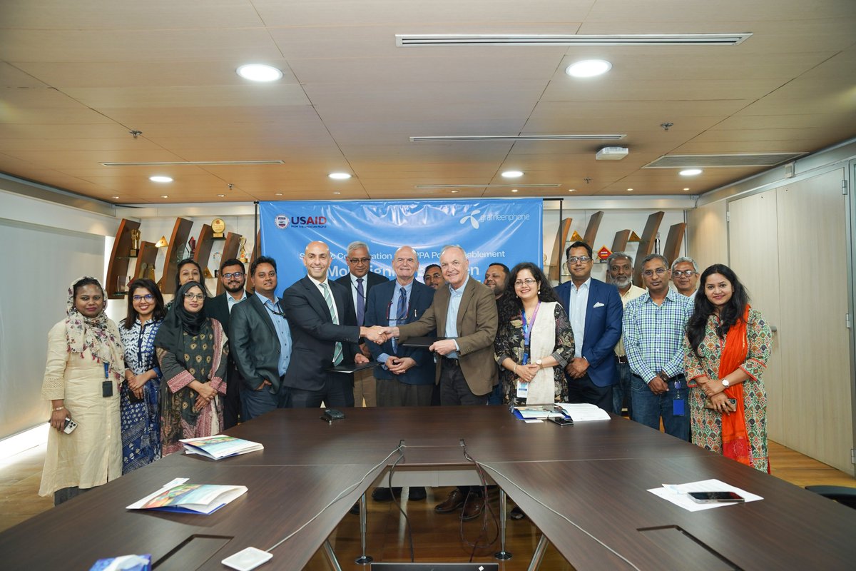 Thrilled to announce the signing of an MoU between @Grameenphone & @USAID Bangladesh Advancing Development and Growth through Energy BADGE project, marking a milestone in introducing corporate power purchase agreements in 🇧🇩and paving way for renewable energy to power GP network.