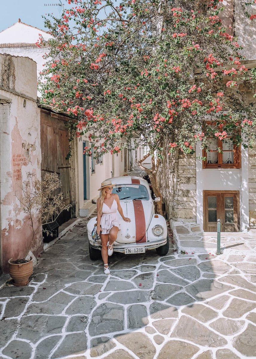 ❊❊🤍❊❊
Beautiful

Naxos  is the largest island in the Cyclades and is home to Mount Zas (Zeus)  which, according to the greek mythologie, is where the Greek God Zeus  was born.