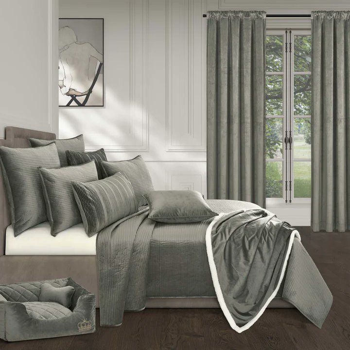 Latest_Bedding's tweet image. Complete the look of your bedroom with our stunning window panels! From elegant sheers to bold prints, our collection offers the perfect finishing touch for any décor style. Let natural light enhance your space in style. #WindowPanels #HomeDecor #interiordesign #drake #Kate
