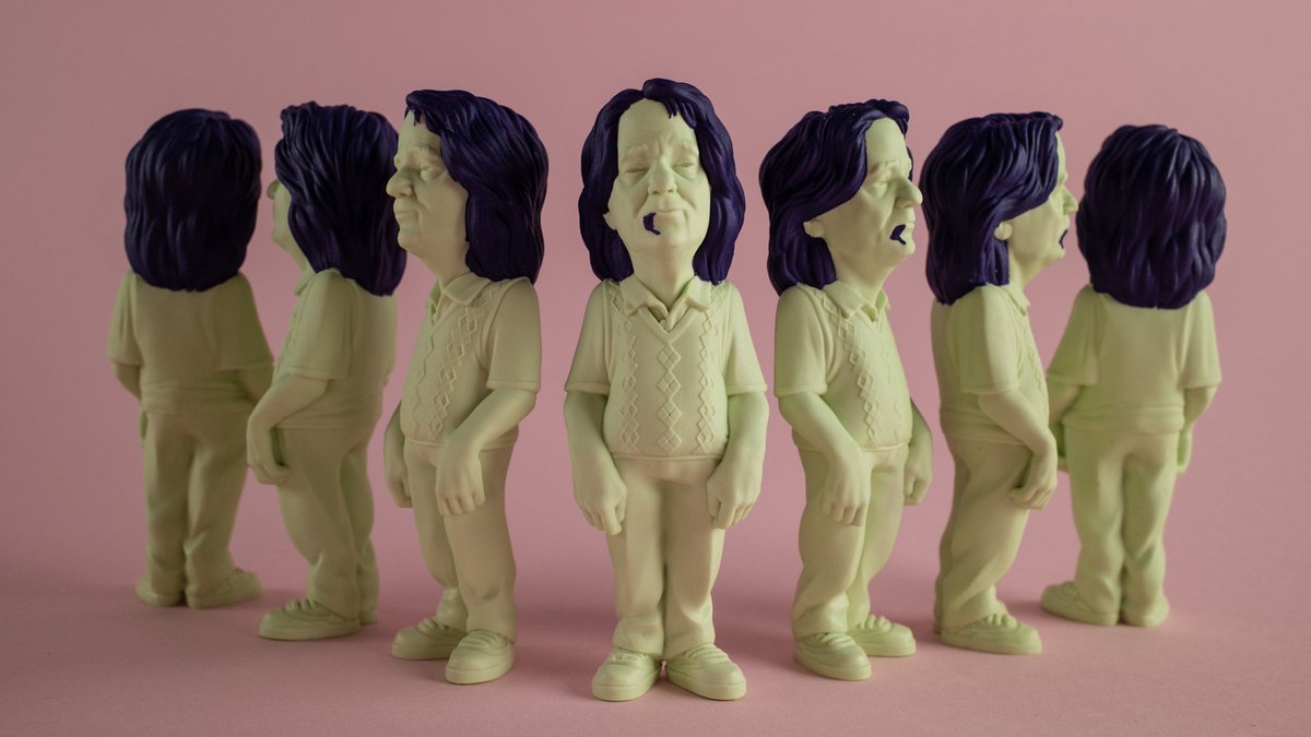 What's the third figure in Italian artist Codec Zombie's MiniMurrays series? A zombie (faux)! The Zombill resin art toy is inspired by Bill Murray's Zombieland cameo. A perfect addition to the previously released MiniZissou and Boss Murray figures. vinylpulse.com/2024/03/zombil…