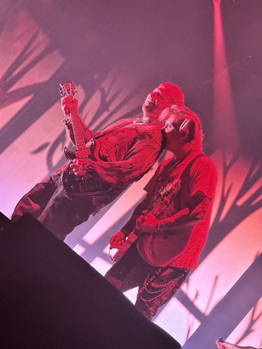 YOO WHAT <a href="/SynysterGates/">SYN</a> <a href="/Vengenz1/">Zacky V</a> <a href="/TheOfficialA7X/">Avenged Sevenfold</a> 
Was that the bite of ‘87!!?